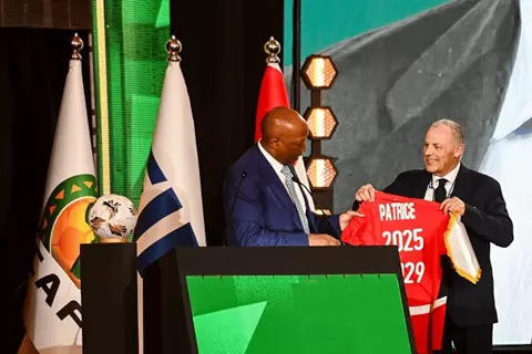 بالتزكية.. إعادة انتخاب موتسيبي رئيسا لـ"كاف"